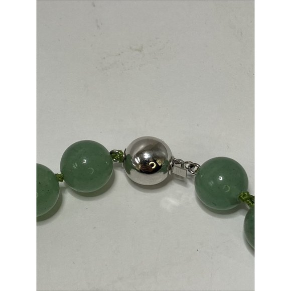 Stunning Sterling Silver And Jade Beaded Hand-knotted Necklace - Picture 9 of 9